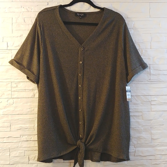 Lily Morgan Tops - Super Cute Ribbed V Neck